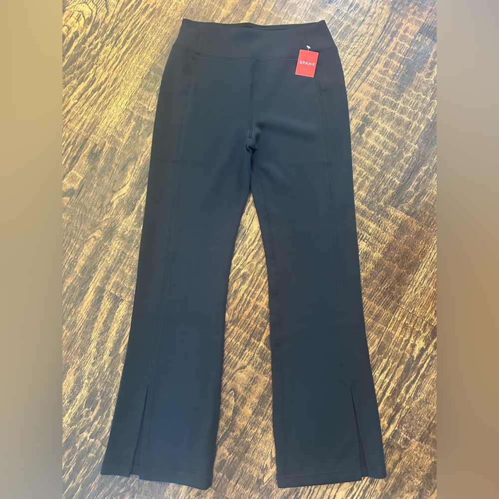 SPANX Air Essentials Black Front Slit Pants NWT Size Medium